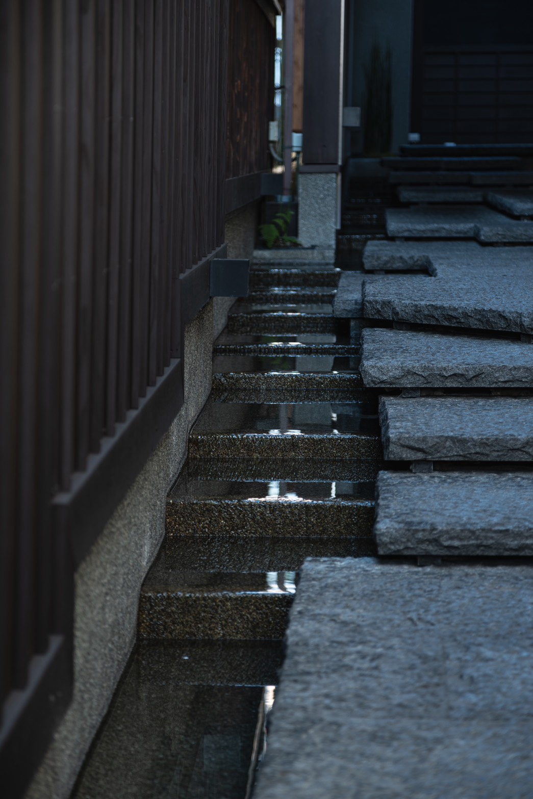 「本来目には見えないもの」